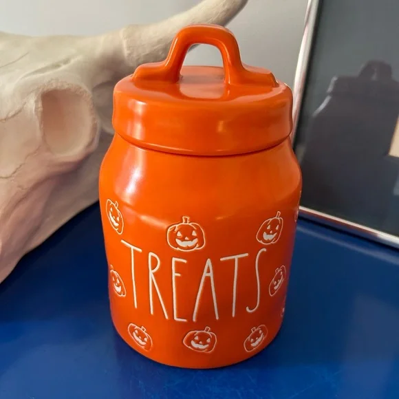 Rae Dunn Orange Pumpkin Jack O’Lantern Halloween Treats Canister Candy Jar - Picture 3 of 6